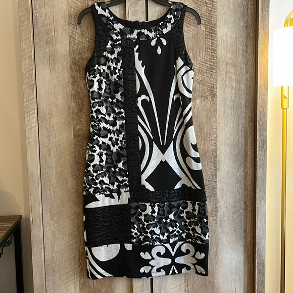 Patterned Dress - Picture 1 of 3
